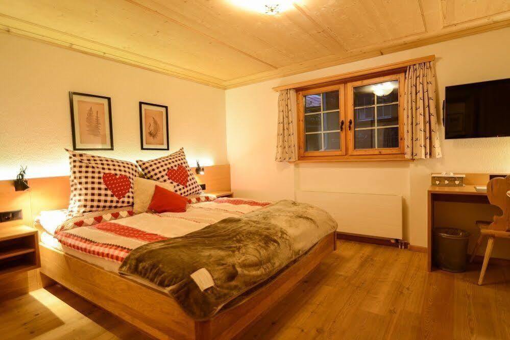 Hotel Madrisajoch Saint Antonien Exterior photo